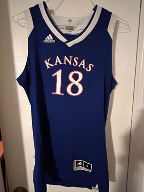 adidas Kansas Jayhawks Swingman Basketball #18 Jersey Mens Size S NCAA
